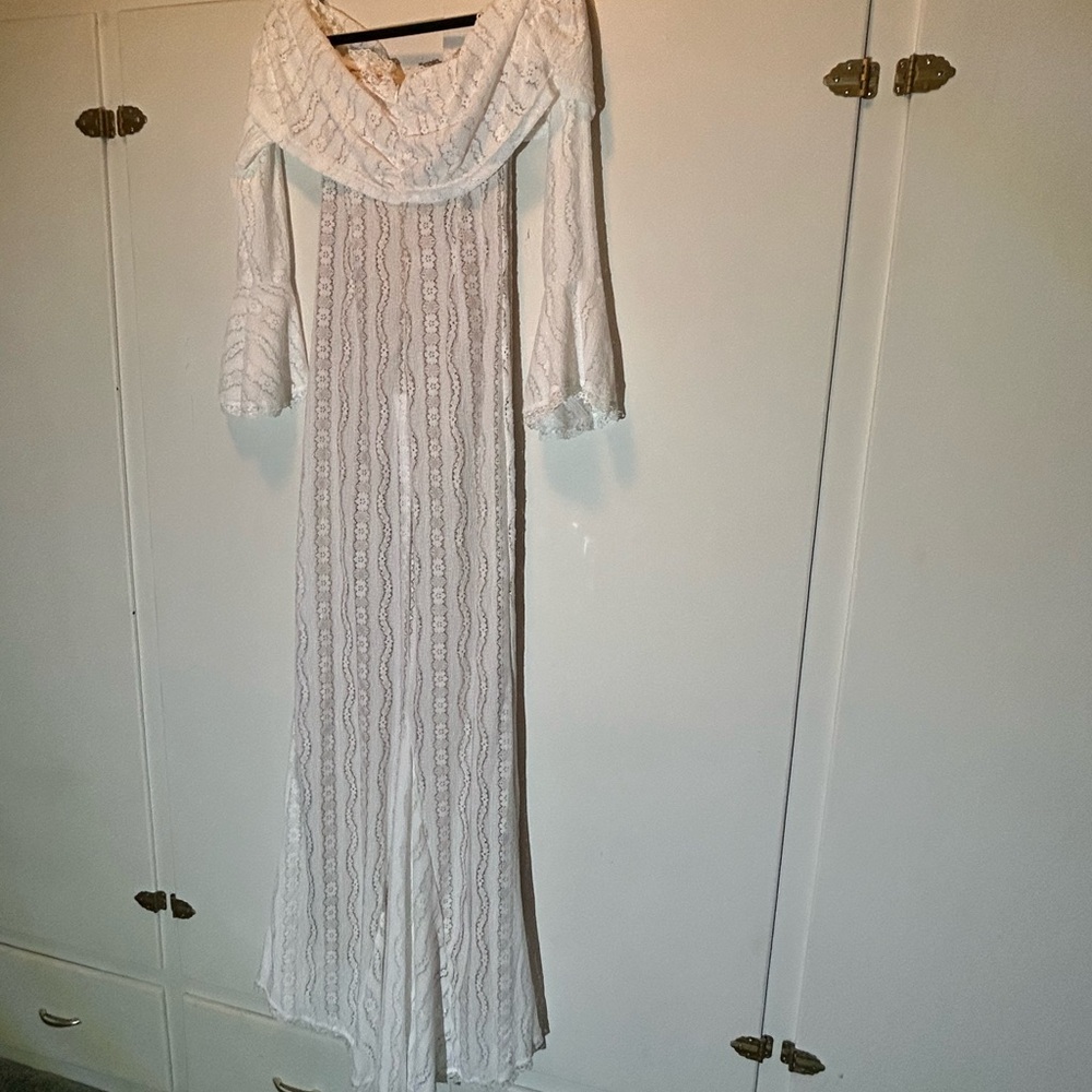 Elegant White Lace Off-Shoulder Dress - Picture 2 of 15